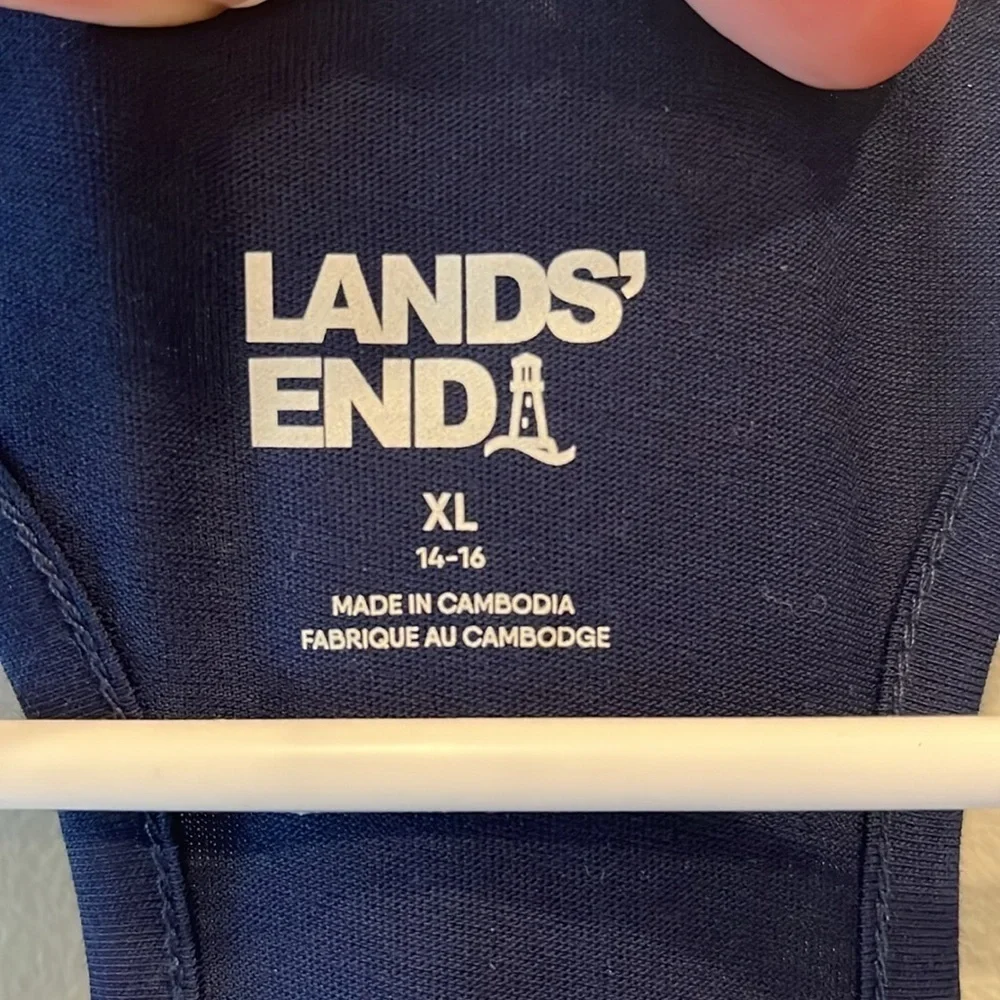 Land’s End girls dress / swim cover up.  Size XL (14-16).  Navy and white.